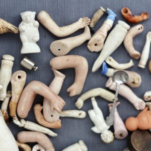 doll_legsiStock_000042910994_Large